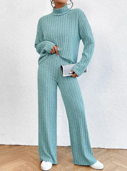 Alice - Pantalon tricoté et pull à col roulé